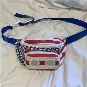 American flag fanny pack.... WITH A SPEAKER!